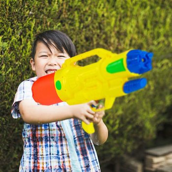 XXL VODENI PI&Scaron;TOLJ - SUPER SOAKER VODENI PI&Scaron;TOLJ - DIMENZIJE: 63.5 x 10 x 26 CM - DVOSTRUKI MLAZ VODENI PI&Scaron;TOLJ (1 kom.)