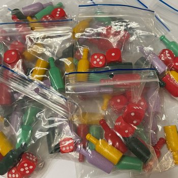 Set Napravi svoju dru&scaron;tvenu igru - 5 pijuna + 2 kockice (100 kom)