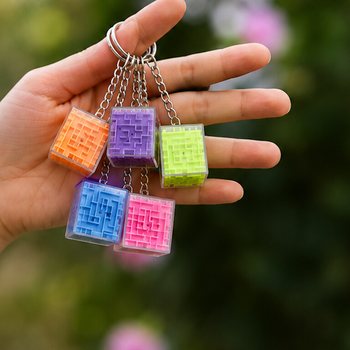 Privjesak za ključeve s kockastim labirintom (48 kom.)
