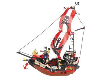 Sluban Veliki piratski brod M38-B0127 (1 kom.)