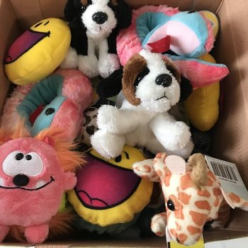 50 komada Pli&scaron;ane Figure u Poklon Kutiji "Lucky Dip"