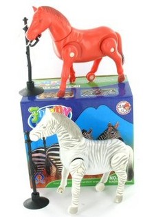 MANEŽA KONJ I ZEBRA U KUTIJI