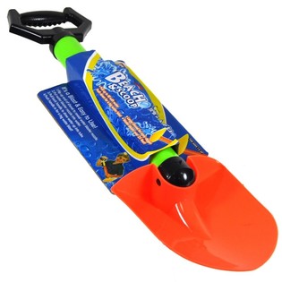 Lopatica za plažu s ugrađenim vodenim pi&scaron;toljem