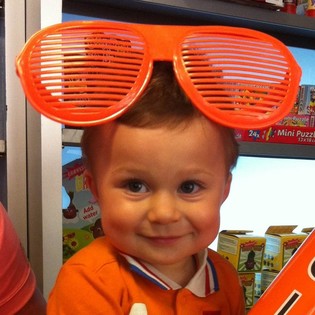 MEGA NARANČASTE SHUTTER SHADES NAOČALE (8 kom.)